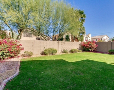 354 W Bolero Drive - Photo Thumbnail 10