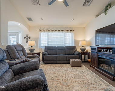 960 W Inca Drive - Photo Thumbnail 6