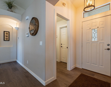 960 W Inca Drive - Photo Thumbnail 3