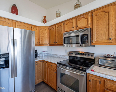 960 W Inca Drive - Photo Thumbnail 9