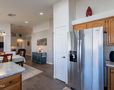 960 W Inca Drive - Photo Thumbnail 8