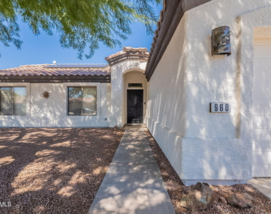 960 W Inca Drive - Photo Thumbnail 2