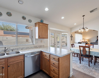 960 W Inca Drive - Photo Thumbnail 7