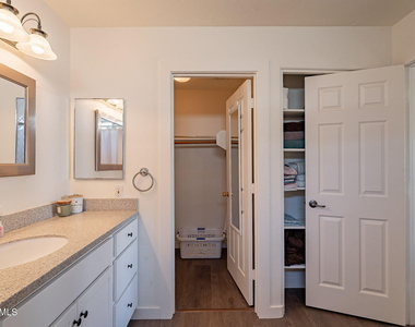 960 W Inca Drive - Photo Thumbnail 18