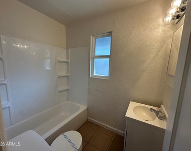 829 N 4th Avenue - Photo Thumbnail 15