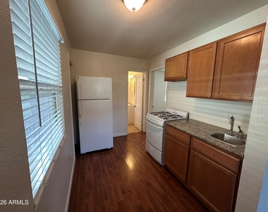 829 N 4th Avenue - Photo Thumbnail 10
