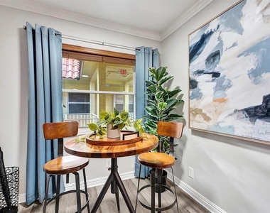 1125 Ne 16th Place - Photo Thumbnail 7