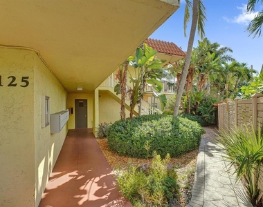 1125 Ne 16th Place - Photo Thumbnail 19
