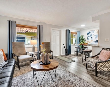 1125 Ne 16th Place - Photo Thumbnail 8