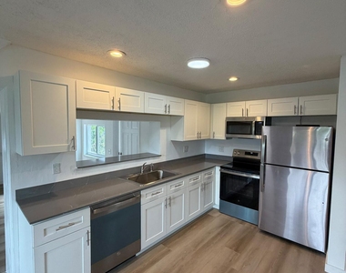 1117 Se 5th Street - Photo Thumbnail 3