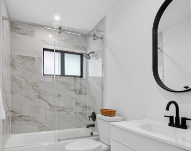 513 Lindell Boulevard - Photo Thumbnail 14