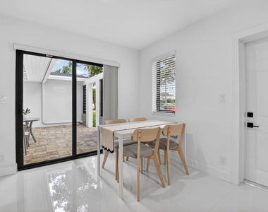 513 Lindell Boulevard - Photo Thumbnail 11