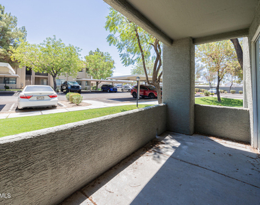 2929 W Yorkshire Drive - Photo Thumbnail 16