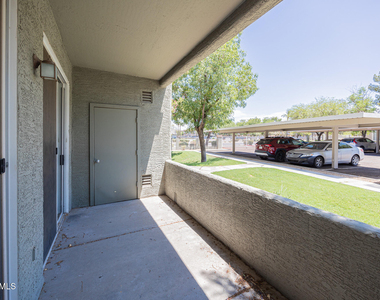 2929 W Yorkshire Drive - Photo Thumbnail 17
