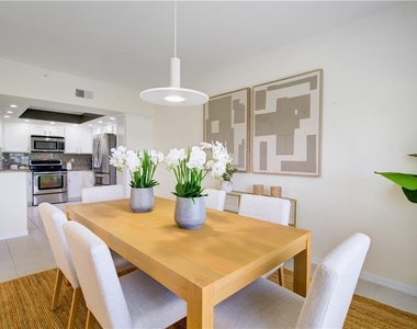 28044 Cavendish Court - Photo Thumbnail 14