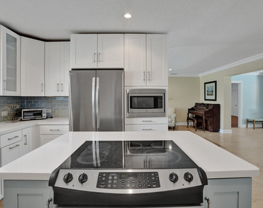 248 Codrington Drive - Photo Thumbnail 14