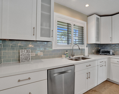248 Codrington Drive - Photo Thumbnail 13