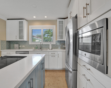 248 Codrington Drive - Photo Thumbnail 16