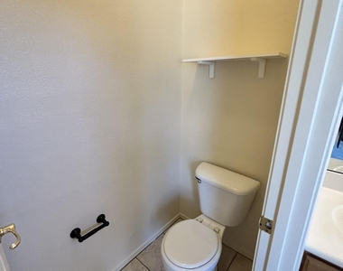 3317 E Park Avenue - Photo Thumbnail 31