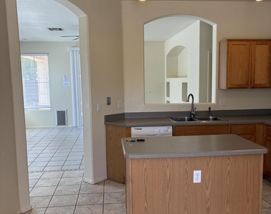3317 E Park Avenue - Photo Thumbnail 6