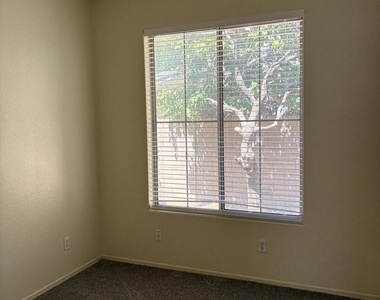 3317 E Park Avenue - Photo Thumbnail 9