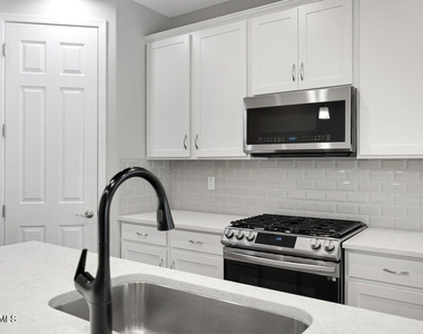 16658 W Mescal Street - Photo Thumbnail 9
