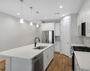 16658 W Mescal Street - Photo Thumbnail 8