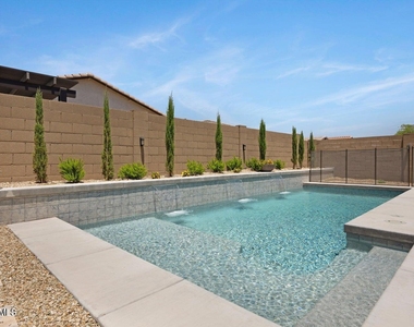 16658 W Mescal Street - Photo Thumbnail 30