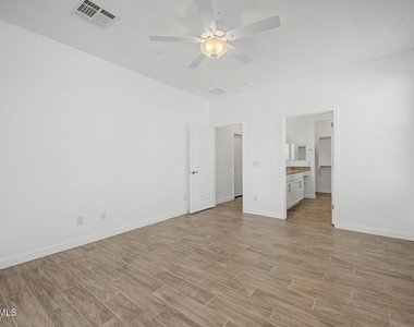 8232 E University Drive - Photo Thumbnail 14