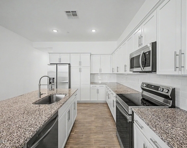 8232 E University Drive - Photo Thumbnail 11