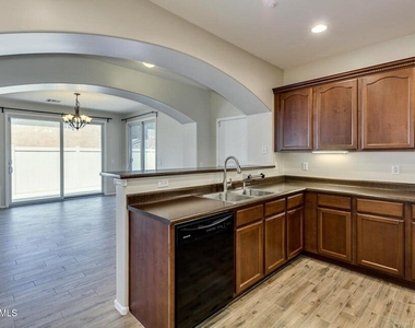 28934 N 124th Avenue - Photo Thumbnail 9