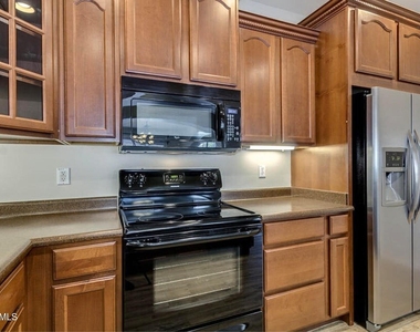 28934 N 124th Avenue - Photo Thumbnail 8