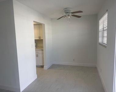 402 Lake Shore Drive - Photo Thumbnail 3