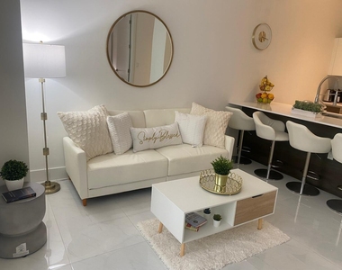 301 Altara Avenue - Photo Thumbnail 5