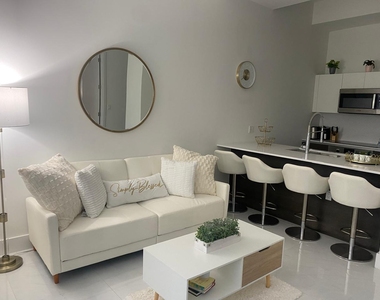 301 Altara Avenue - Photo Thumbnail 13