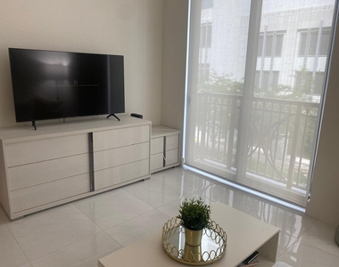 301 Altara Avenue - Photo Thumbnail 8
