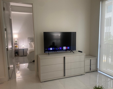 301 Altara Avenue - Photo Thumbnail 4