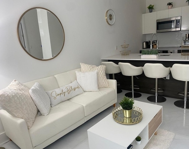 301 Altara Avenue - Photo Thumbnail 10