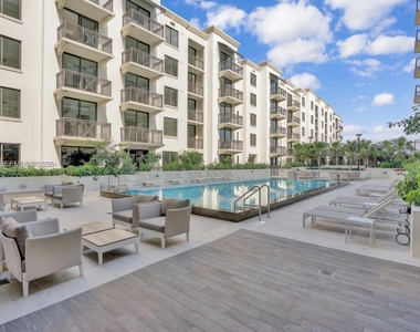 301 Altara Avenue - Photo Thumbnail 2