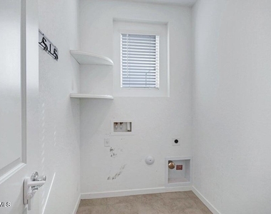 2570 E Corazon Trail - Photo Thumbnail 25