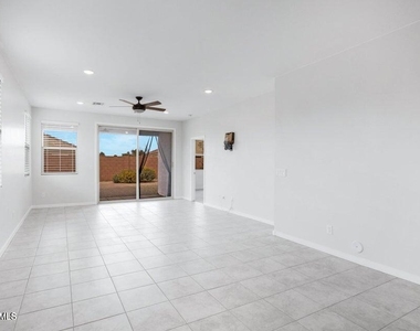 2570 E Corazon Trail - Photo Thumbnail 11