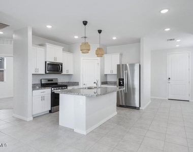 2570 E Corazon Trail - Photo Thumbnail 5