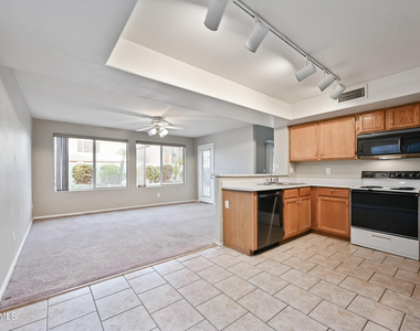 1244 E Angela Drive - Photo Thumbnail 7