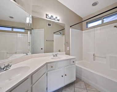 1244 E Angela Drive - Photo Thumbnail 16