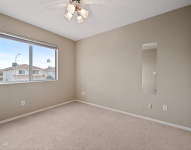 1244 E Angela Drive - Photo Thumbnail 18
