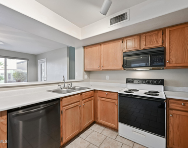 1244 E Angela Drive - Photo Thumbnail 8