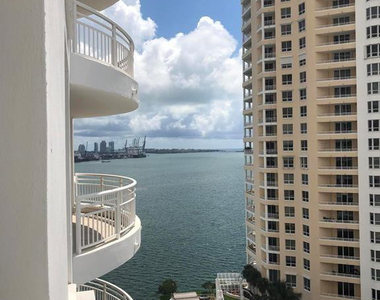 848 Brickell Key Drive - Photo Thumbnail 12