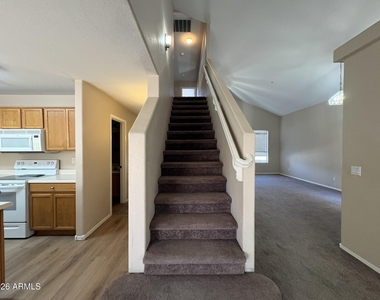 1547 E 10th Street - Photo Thumbnail 4