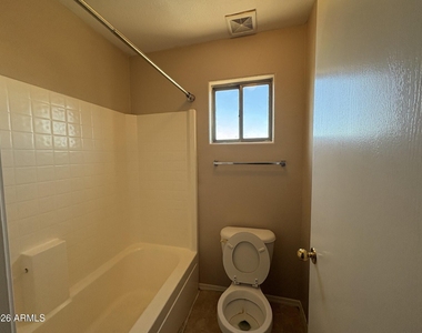1547 E 10th Street - Photo Thumbnail 17