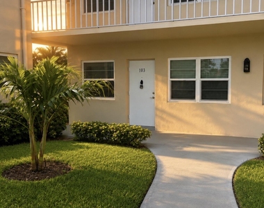 12 Vista Palm Lane - Photo Thumbnail 1